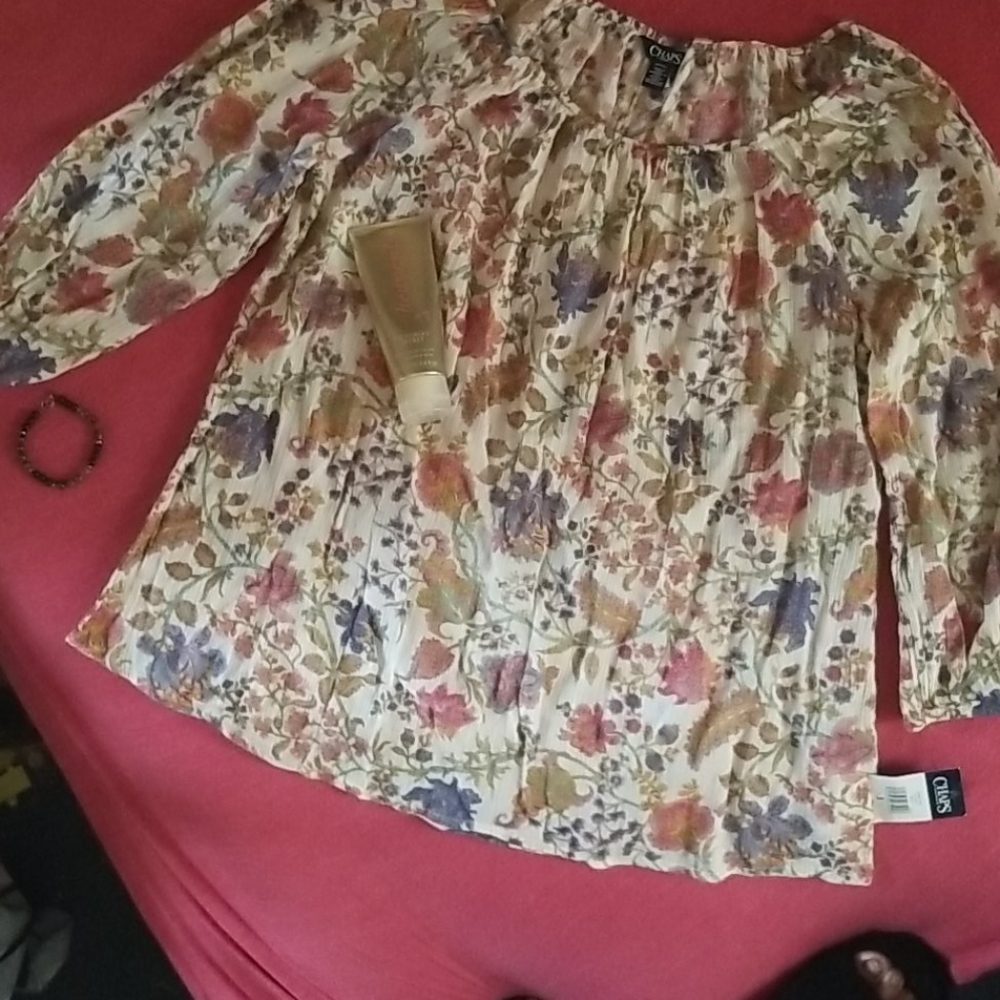 CHAPS NWT flowy floral top!